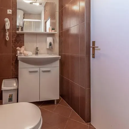 Paradiso, No 2 * Vir