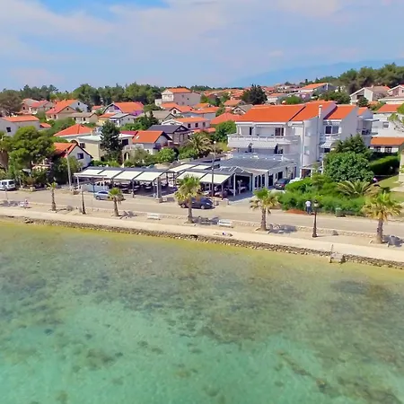 Paradiso, No 2 ויר