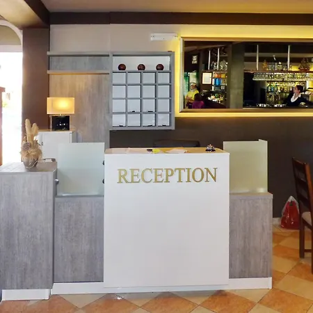 Paradiso, No 2 דירה