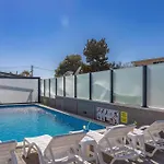 Apartment Paradiso, No 2 *